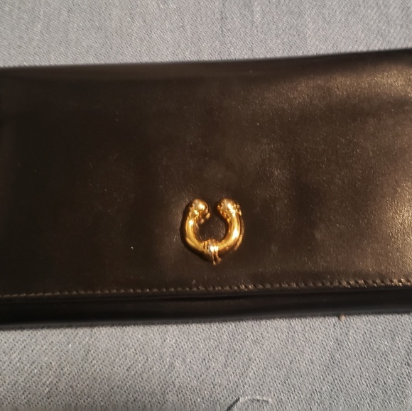Gucci Handbags - AUTHENTIC Gucci wallet